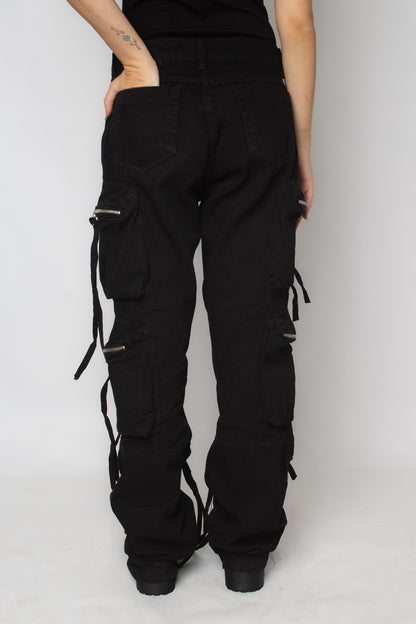 Calça cargo preta com bolsos j-hope
