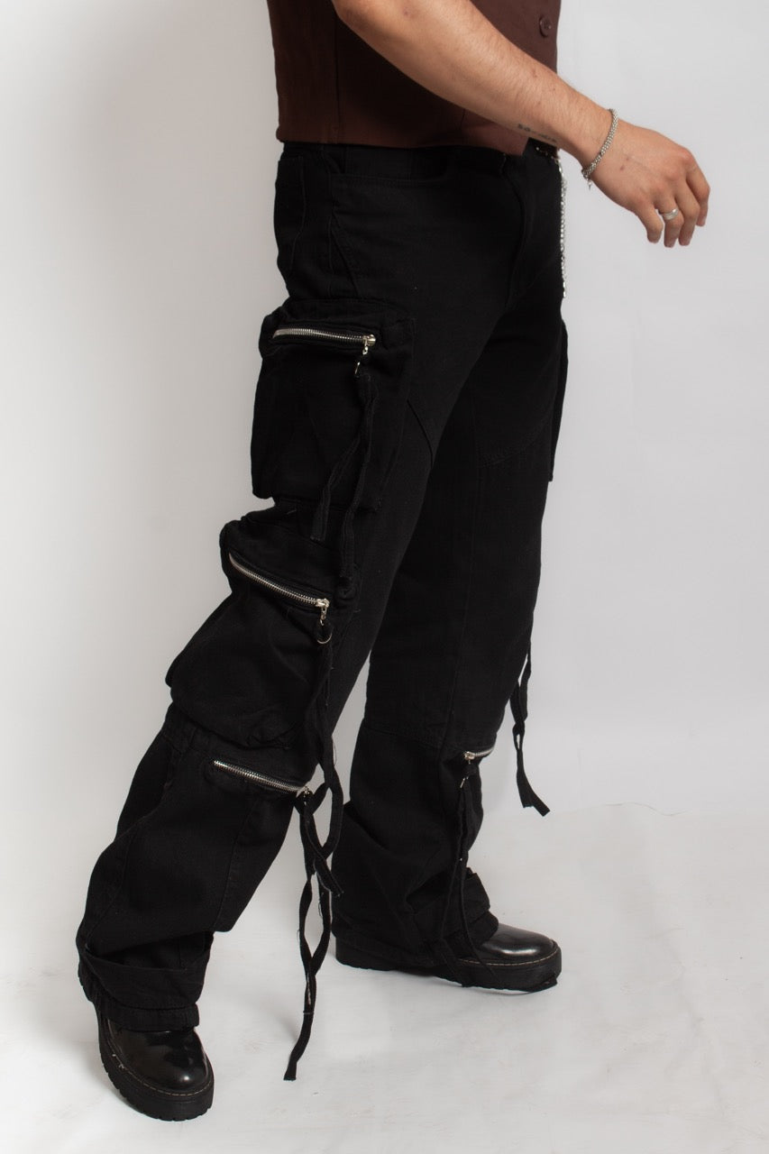 Calça cargo preta com bolsos j-hope